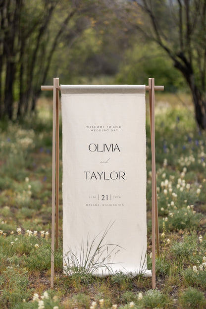 Mon Cheri Linen Welcome Sign